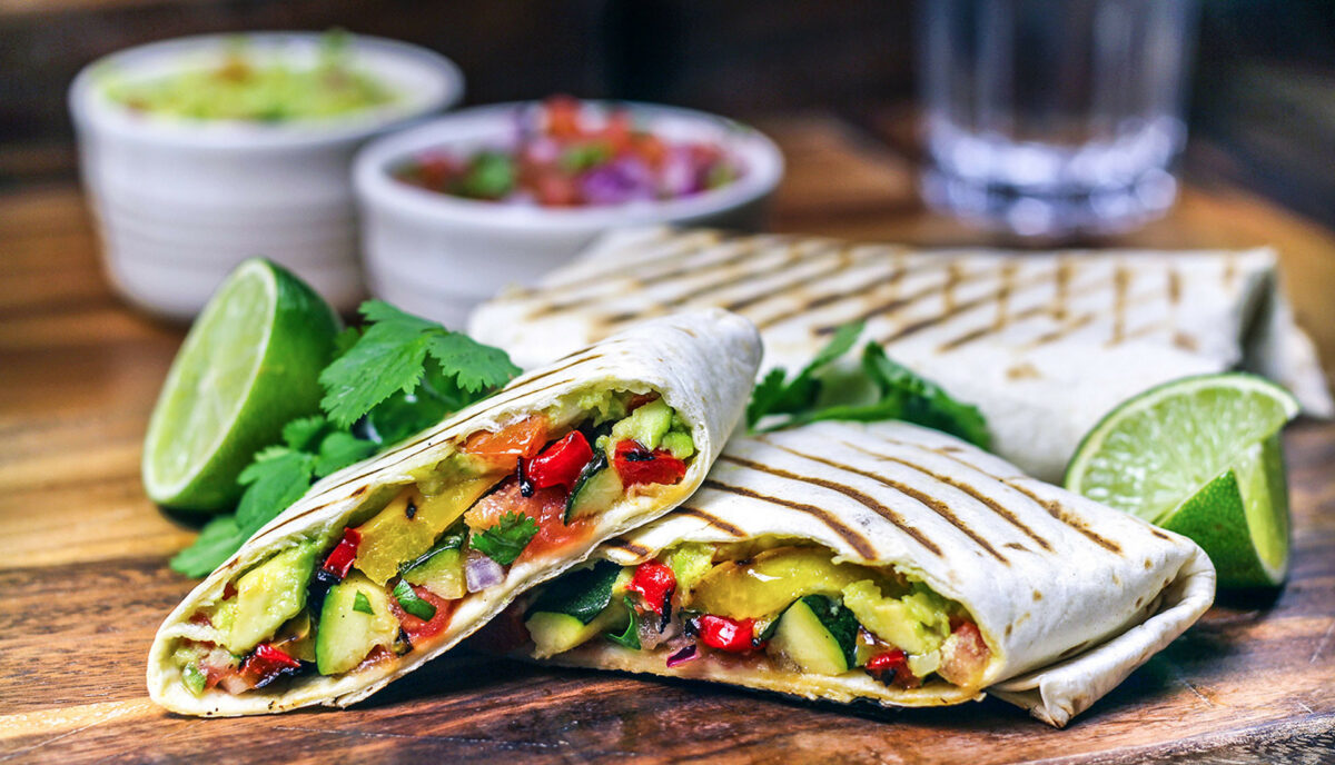 Conheça os lanches enrolados com o wrap vegetariano de legumes