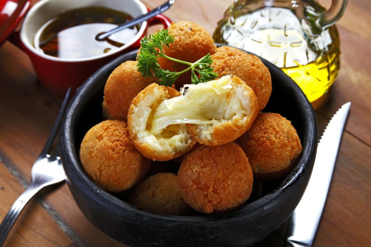 Festa com comida de boteco: receitas para transformar sua casa em um barzinho