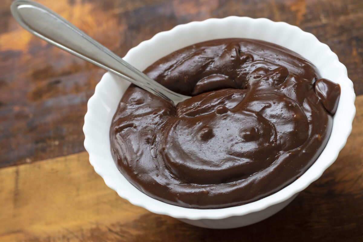 Brigadeiro no micro-ondas: 7 receitas para usar o eletrodoméstico com maestria